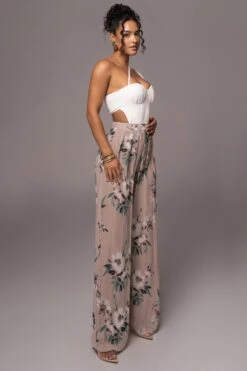 Purple Floral Josette Wide-Leg Pleated Pants 16 Purple Floral Josette Wide-Leg Pleated Pants -Lady Clothing Store PRODUCT JUL132023 CHIFFON 43