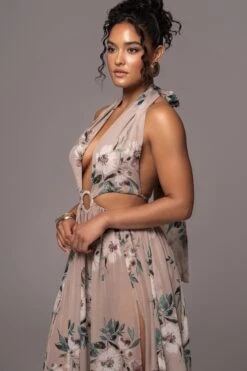 Purple Floral Nicoletta Chiffon Maxi Dress 24 Purple Floral Nicoletta Chiffon Maxi Dress -Lady Clothing Store PRODUCT JUL132023 CHIFFON 90